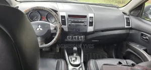 Mitsubishi Outlander 2012 Gris