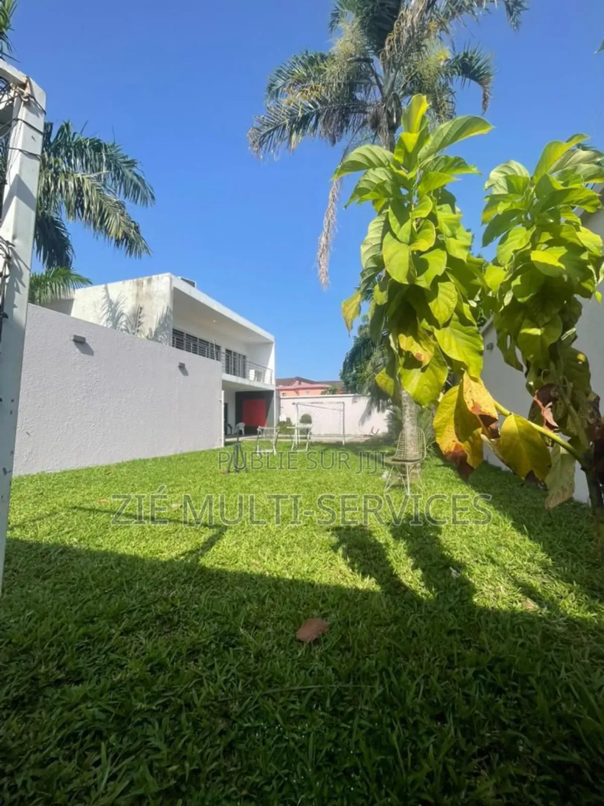 5chbre Duplex dans Zié Multi-Service, Cocody à Vendre