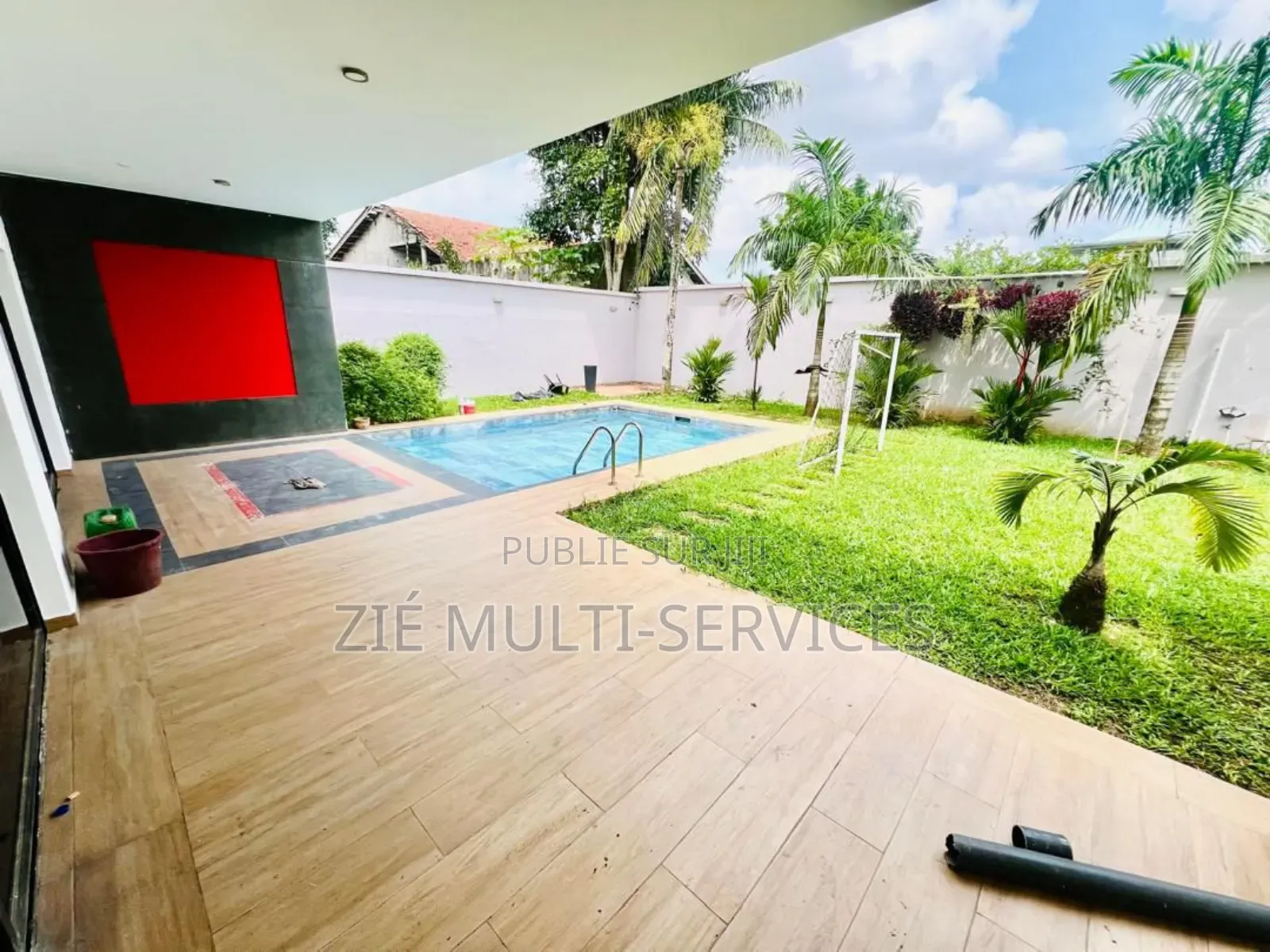 5chbre Duplex dans Zié Multi-Service, Cocody à Vendre