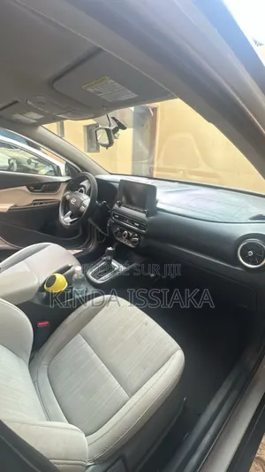 Hyundai Kona Limited 2024 Gris