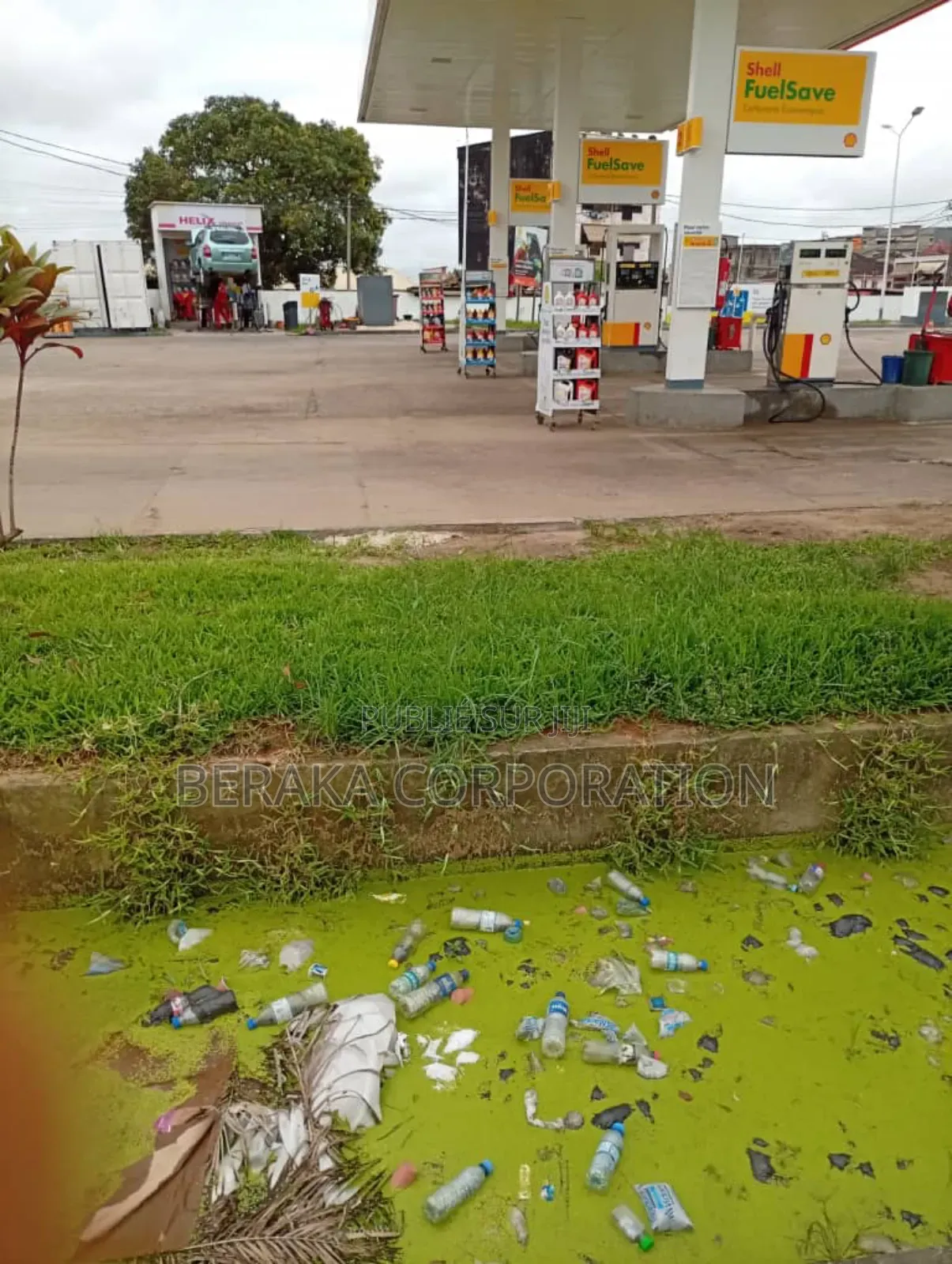 Terrain De 6068m3 en Vente