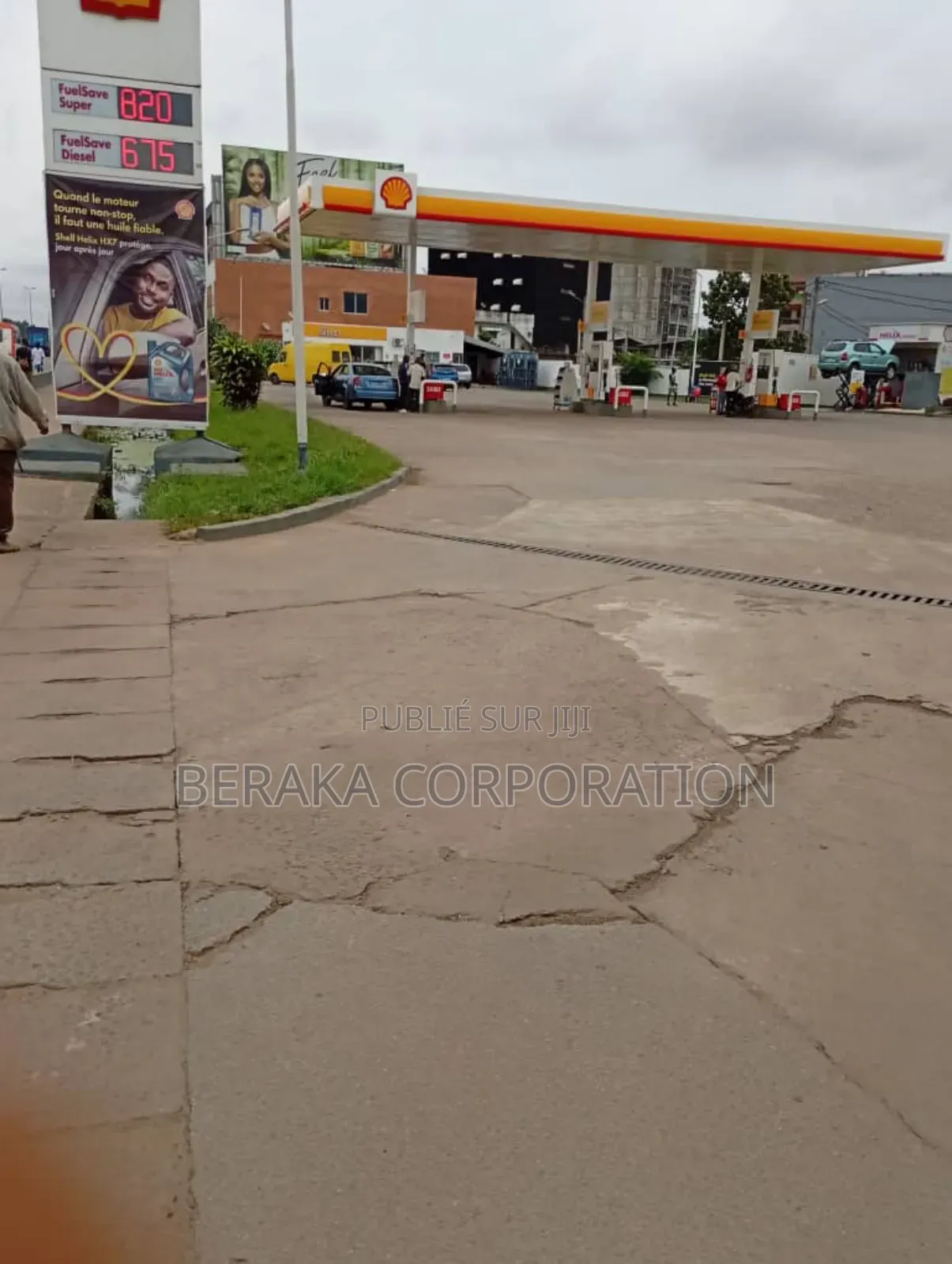 Terrain De 6068m3 en Vente