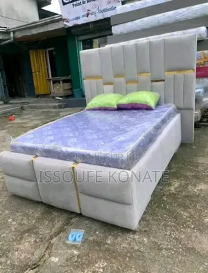 Photo - Disponible en Ce Moment