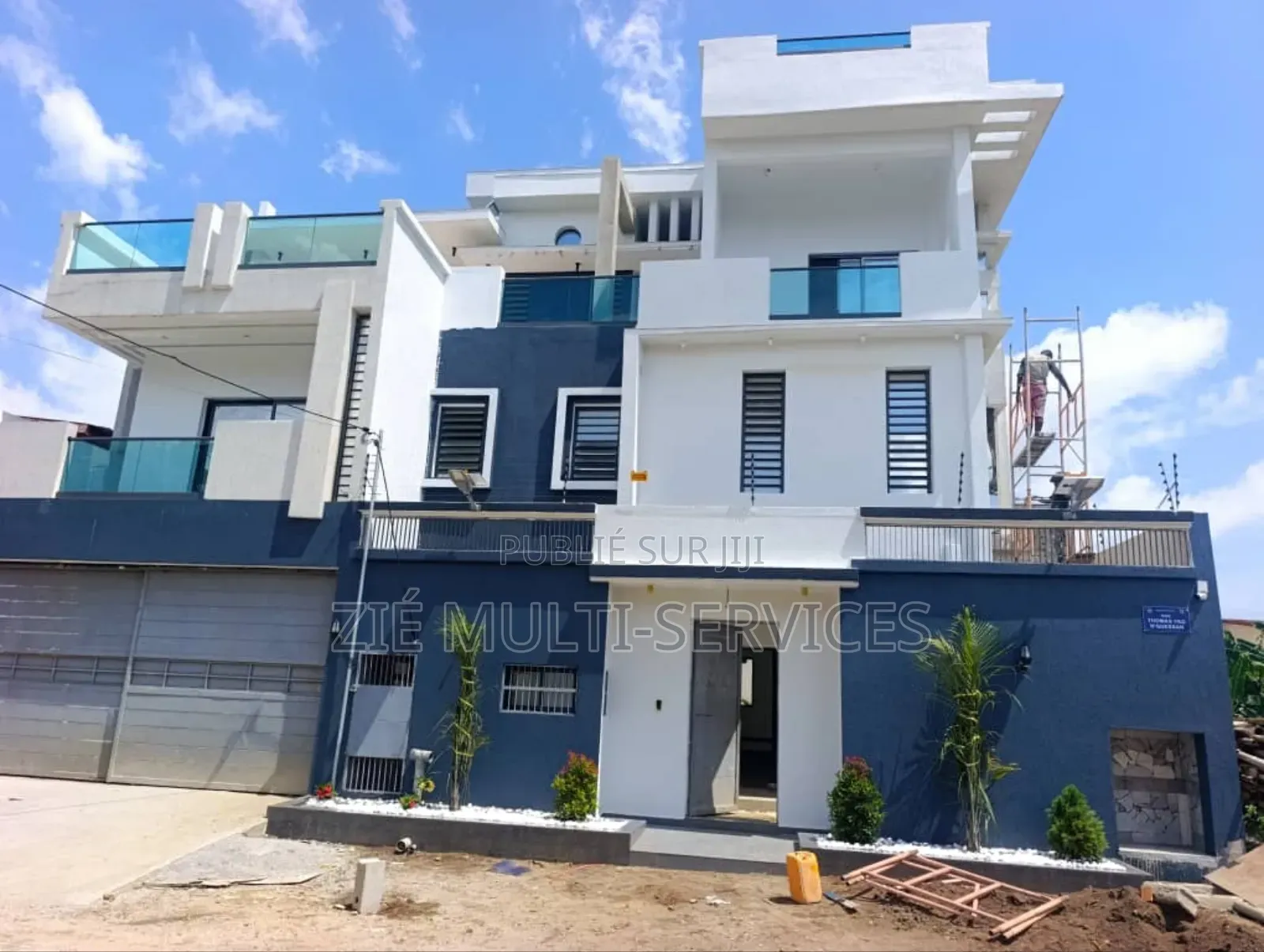 8chbre Duplex dans Zié Multi-Service, Cocody à Vendre