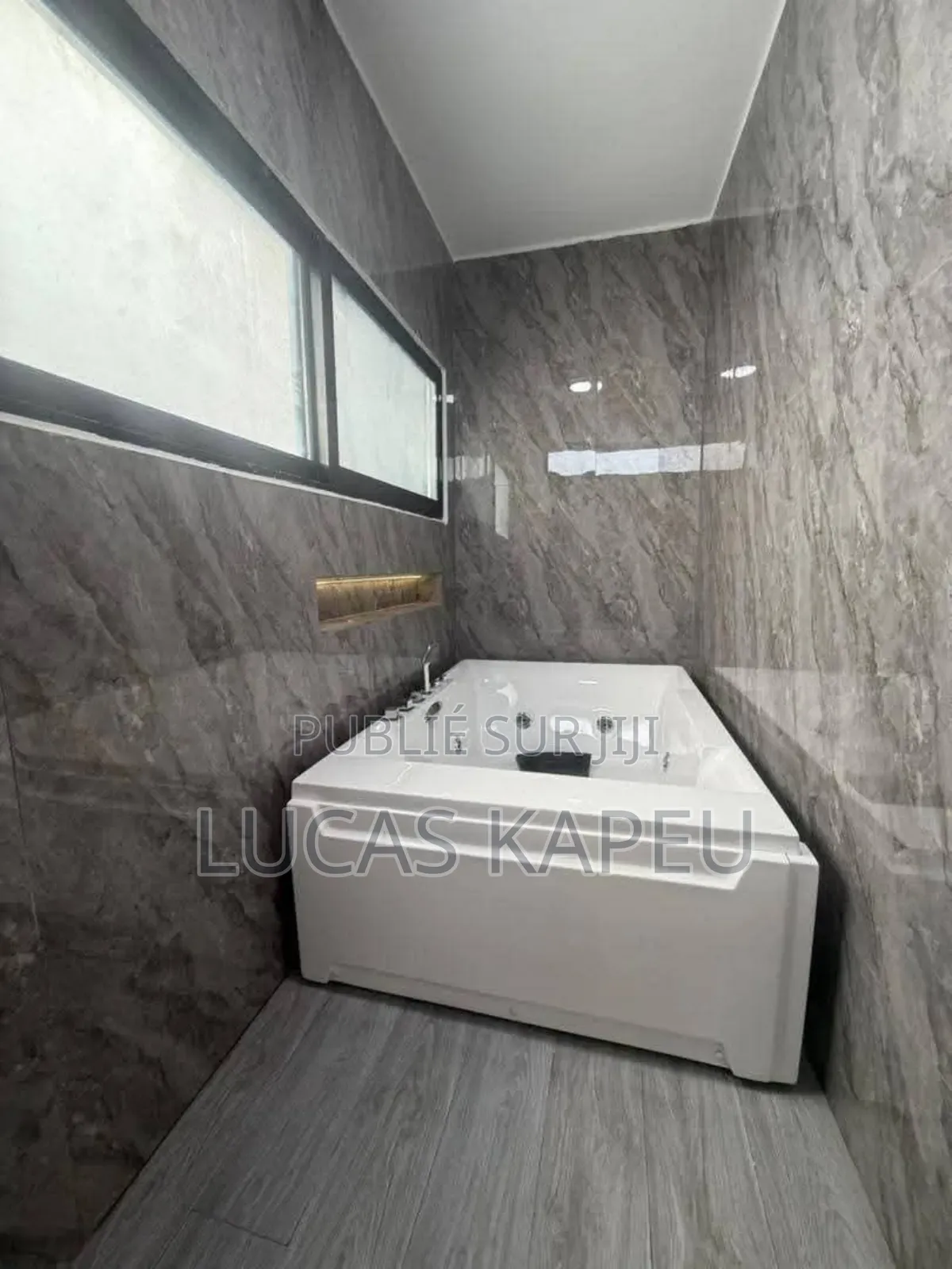 Furnished 6chbre Duplex dans Lucas Immobilier, Cocody à Vendre