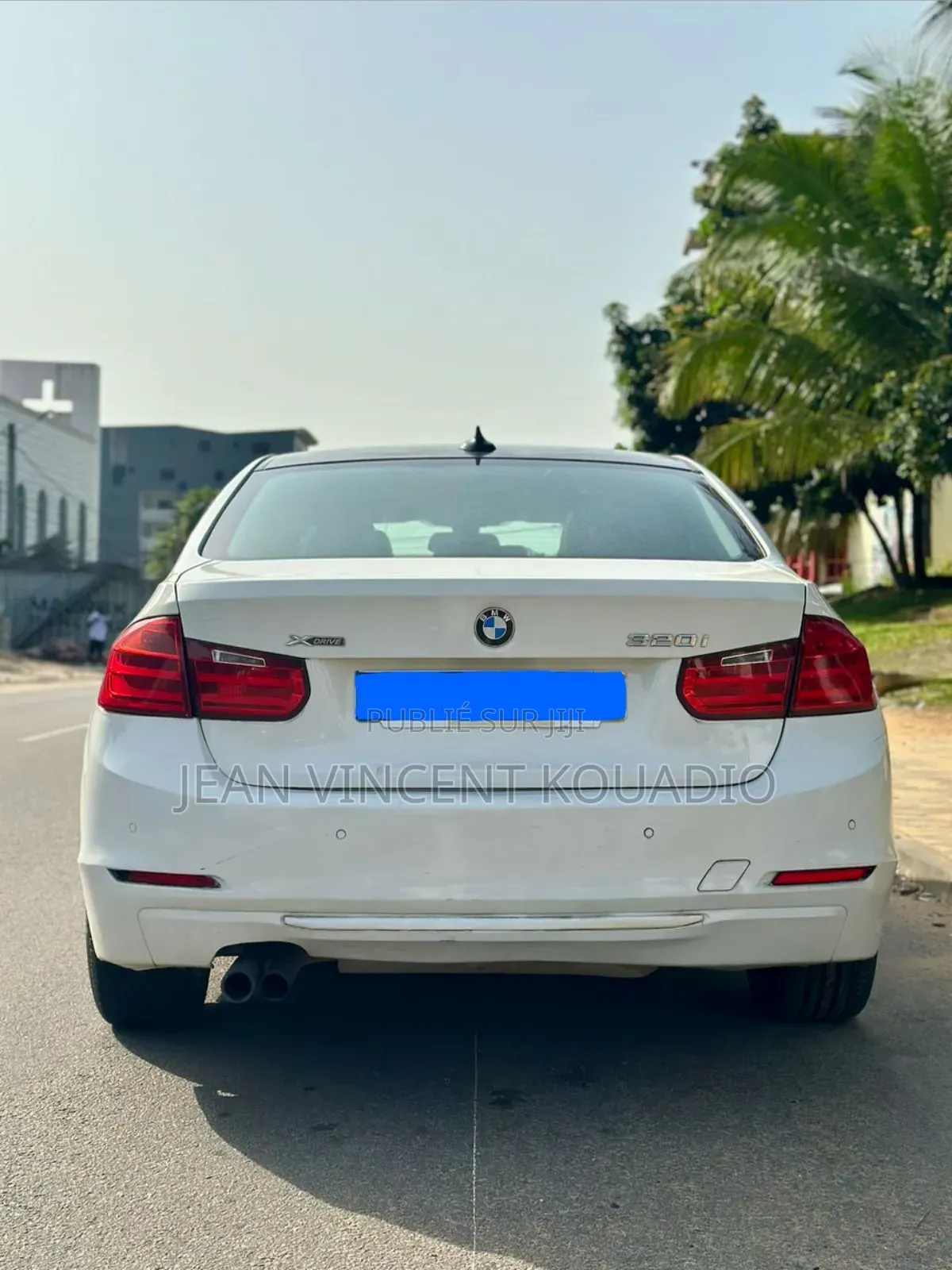 BMW 320i Sedan RWD 2015 Jaune