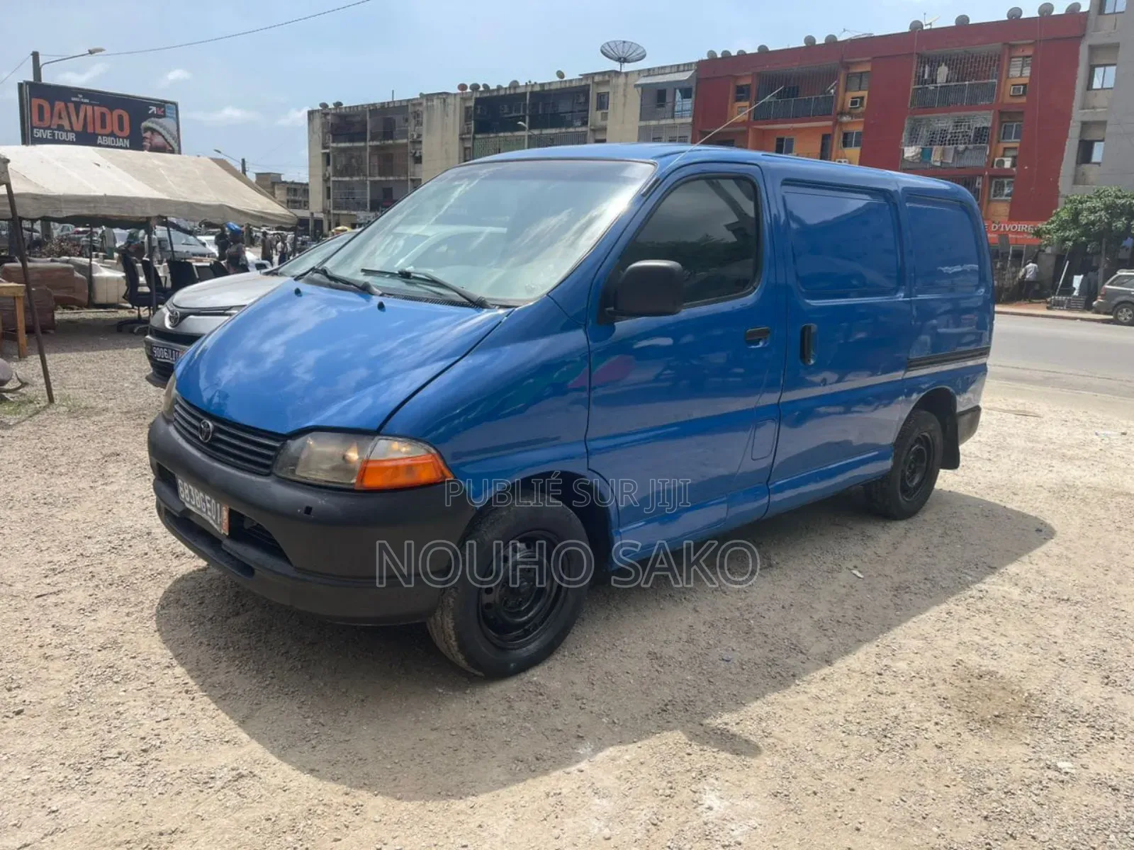 Toyota HiAce 2002 Blue