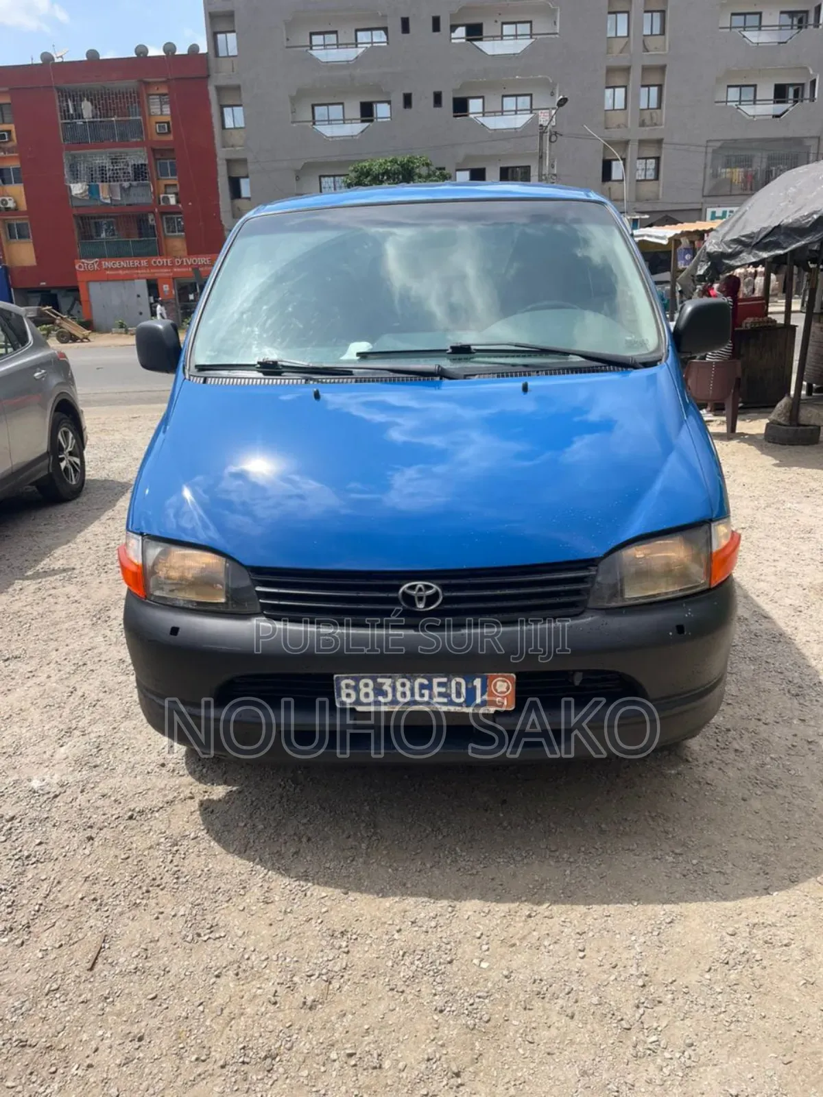 Toyota HiAce 2002 Blue