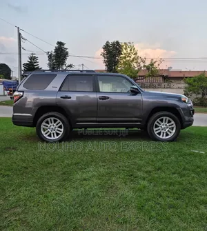 Toyota 4-Runner 2021 Gris