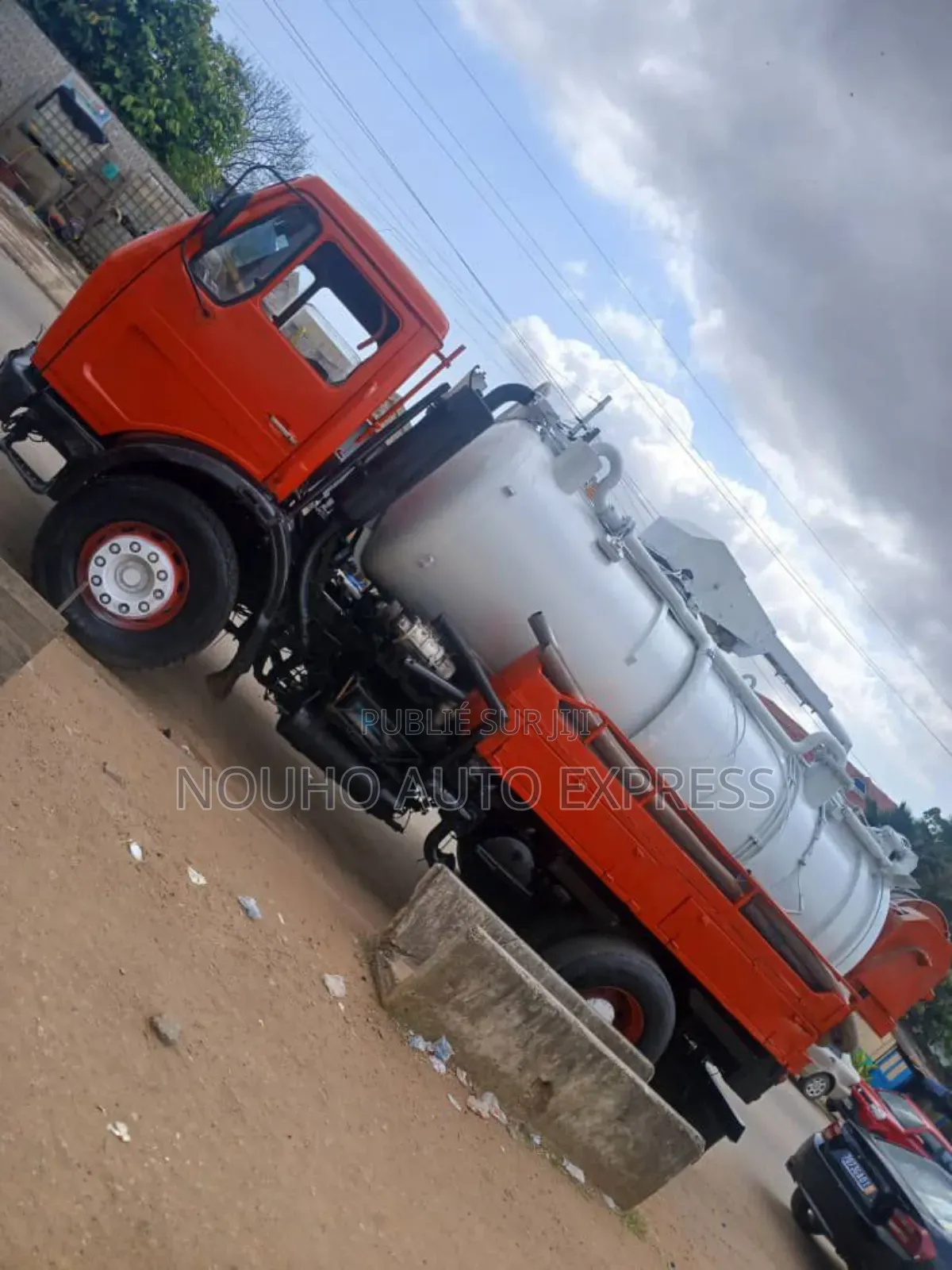 Camion Citerne Sodeci Marque Mercedes Tout Papier À Jour Moteur