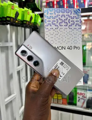Photo - New Tecno Camon 40 Pro 256 GB Gris