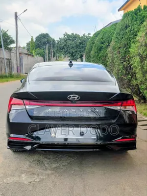 Hyundai Elantra 2022 Black