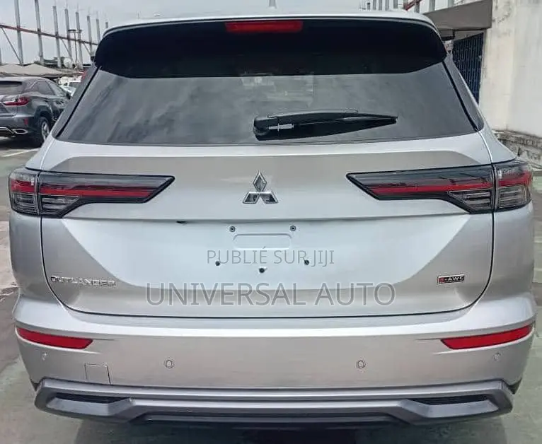New Mitsubishi Outlander 2025 Gris