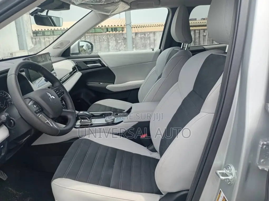 New Mitsubishi Outlander 2025 Gris