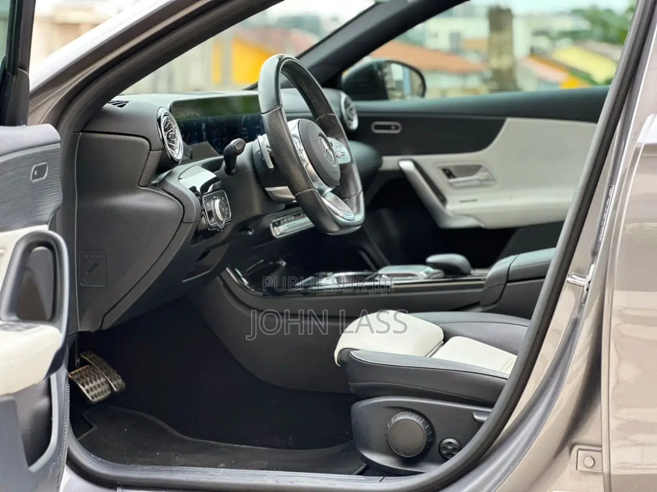 New Mercedes-Benz 220 2022 Gris