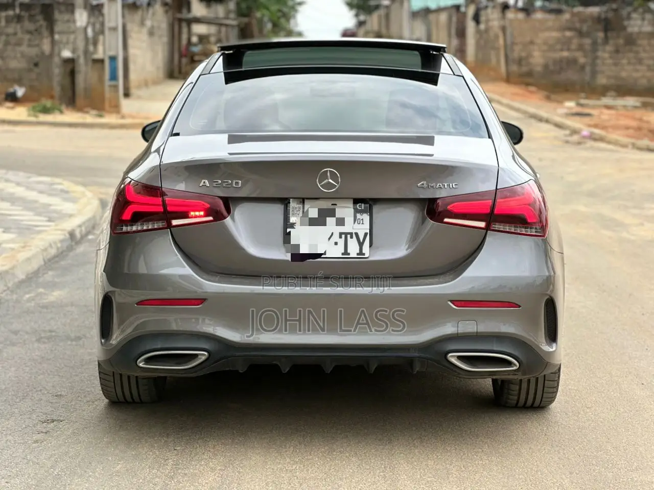 New Mercedes-Benz 220 2022 Gris