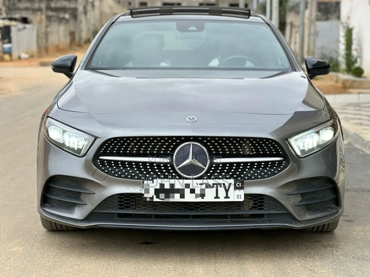 New Mercedes-Benz 220 2022 Gris