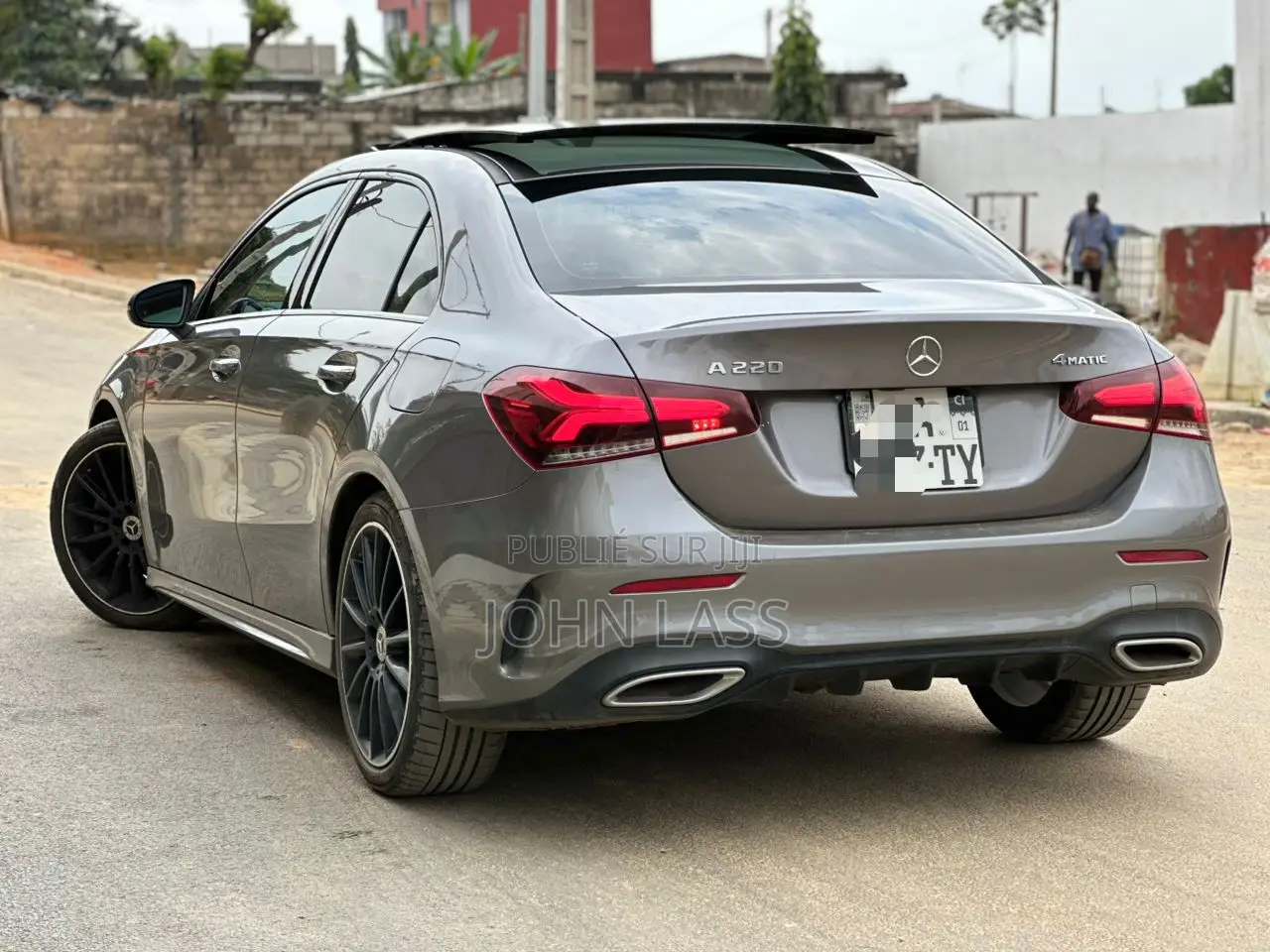 New Mercedes-Benz 220 2022 Gris