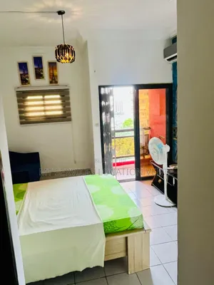 Furnished 1chbre Appartement dans Mt Service Location, Cocody à Louer