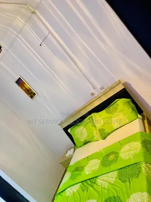 Furnished 1chbre Appartement dans Mt Service Location, Cocody à Louer