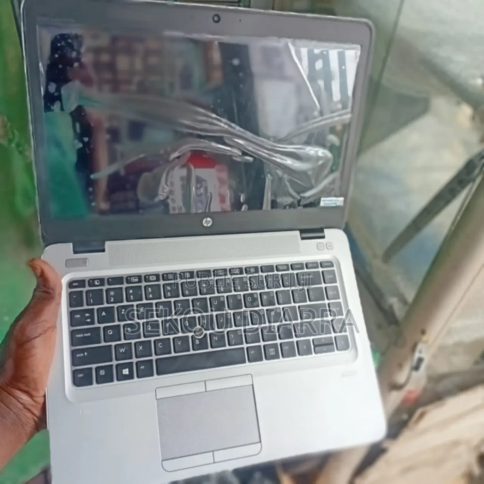 Ordinateur Portable HP 240 G2 4GB Intel Core I5 SSD 500GB