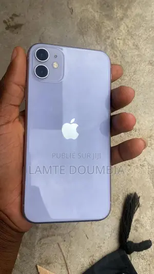 Photo - Apple iPhone 11 64 GB Violet