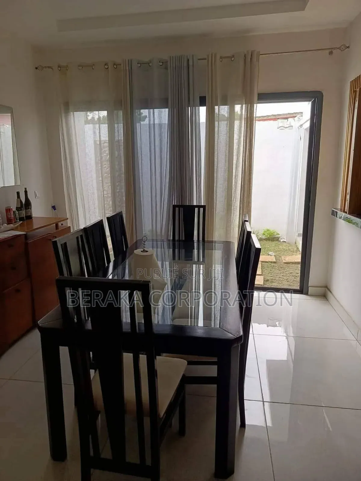 4chbre Villa dans Beraka Corporation, Cocody à Vendre