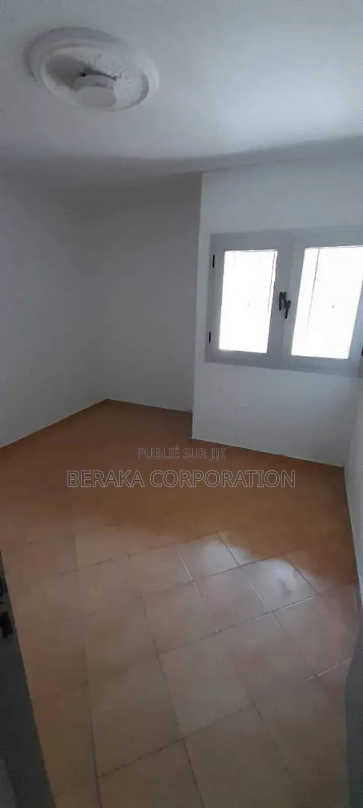 5chbre Villa dans Beraka Corporation, Cocody à Vendre