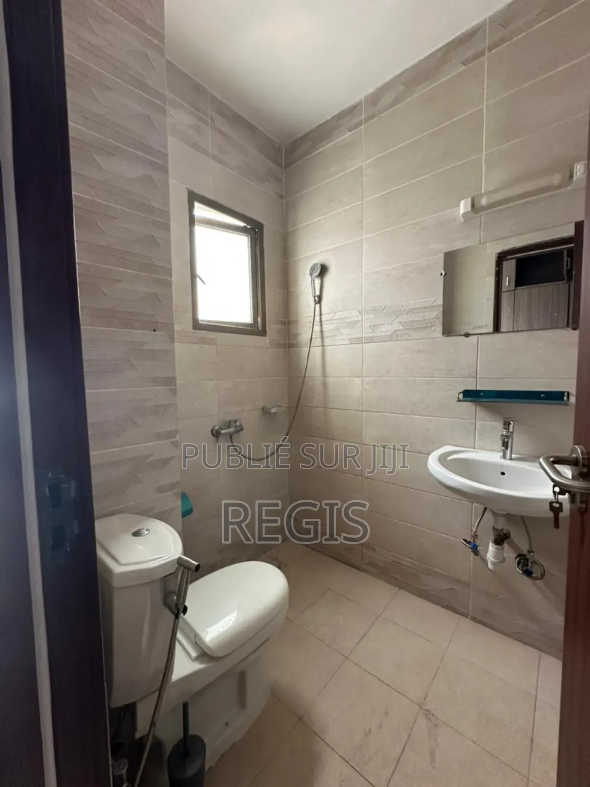 2chbre Appartement dans Appartement, Cocody à Louer