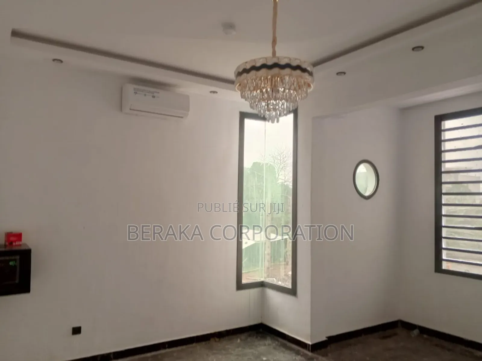 10chbre Duplex dans Beraka Corporation, Cocody à Louer