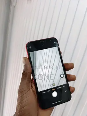 Apple iPhone 11 64 GB Rouge