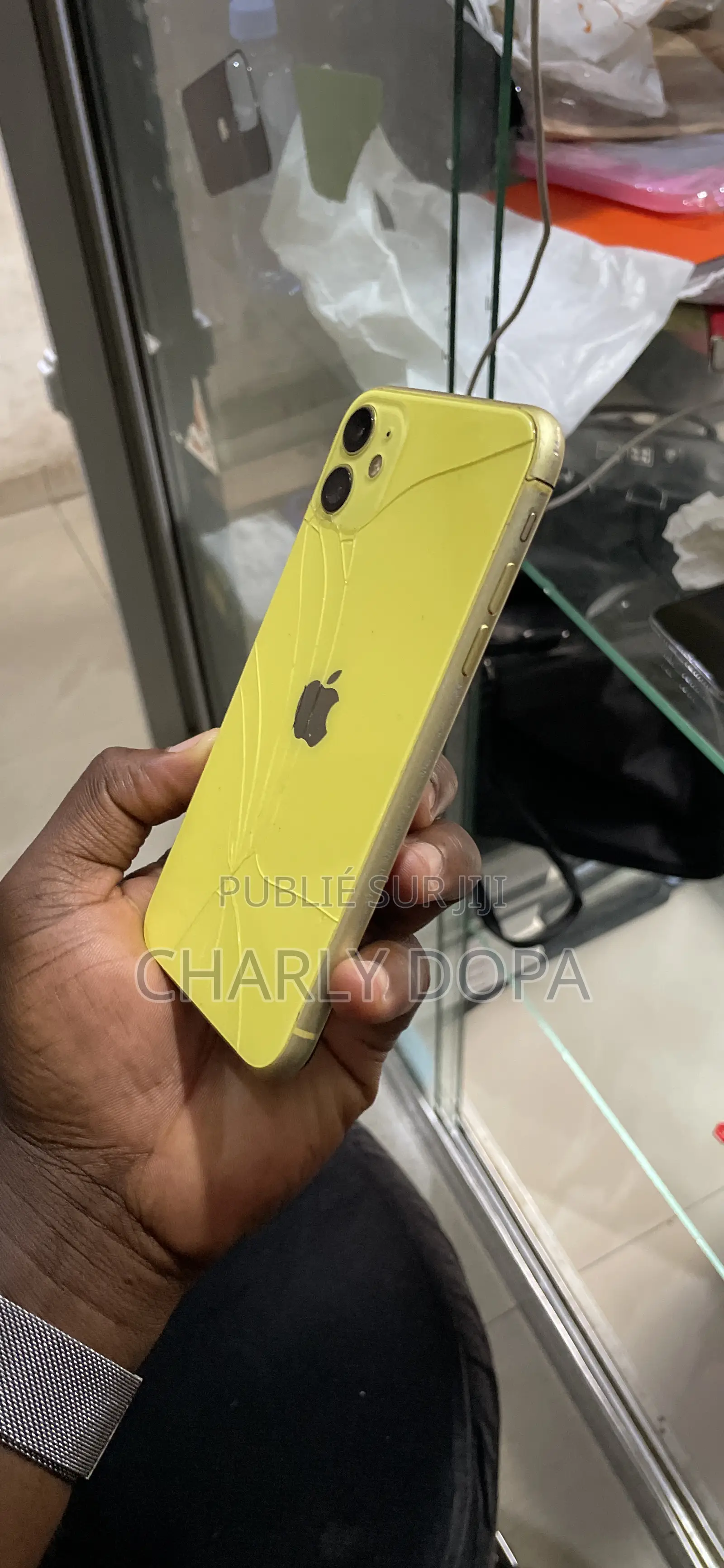 Apple iPhone 11 64 GB Jaune