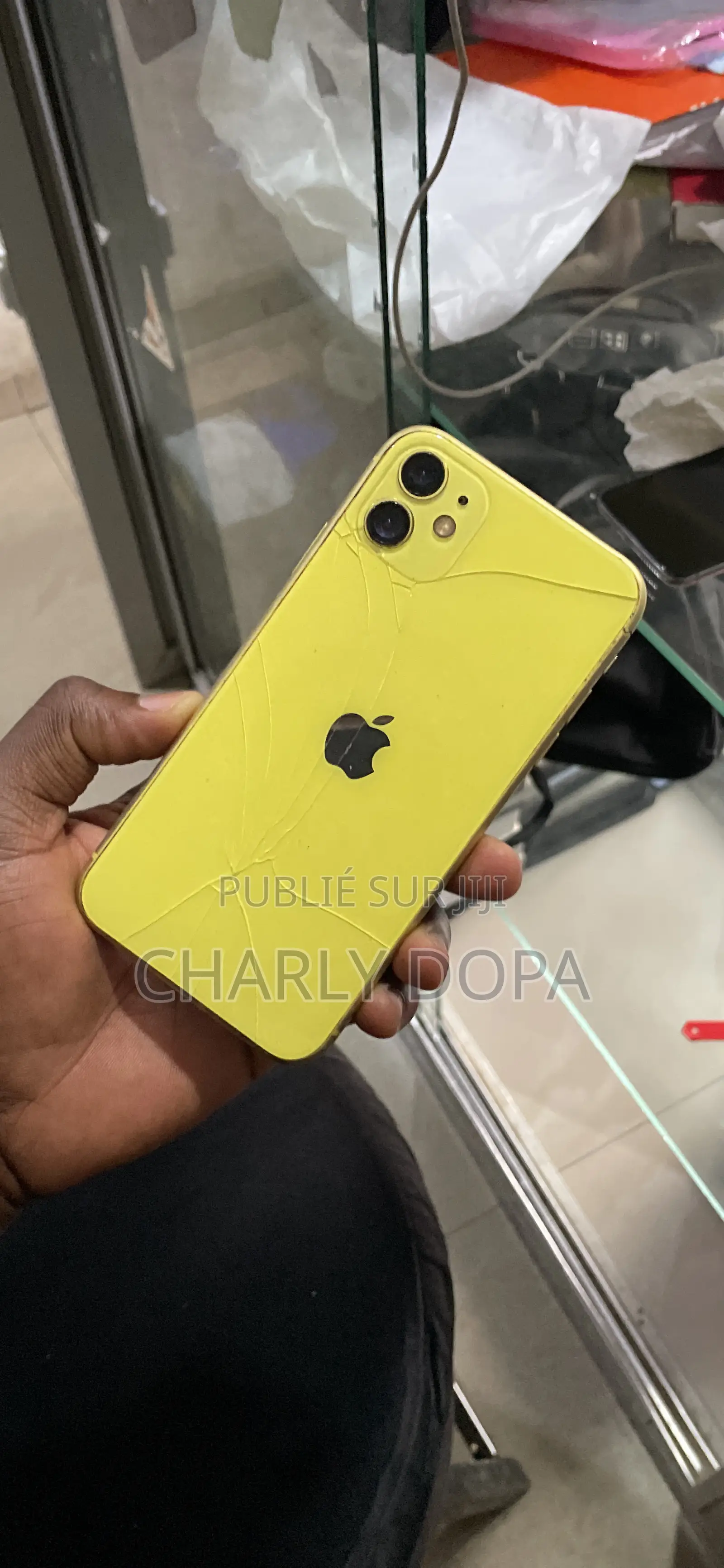 Apple iPhone 11 64 GB Jaune