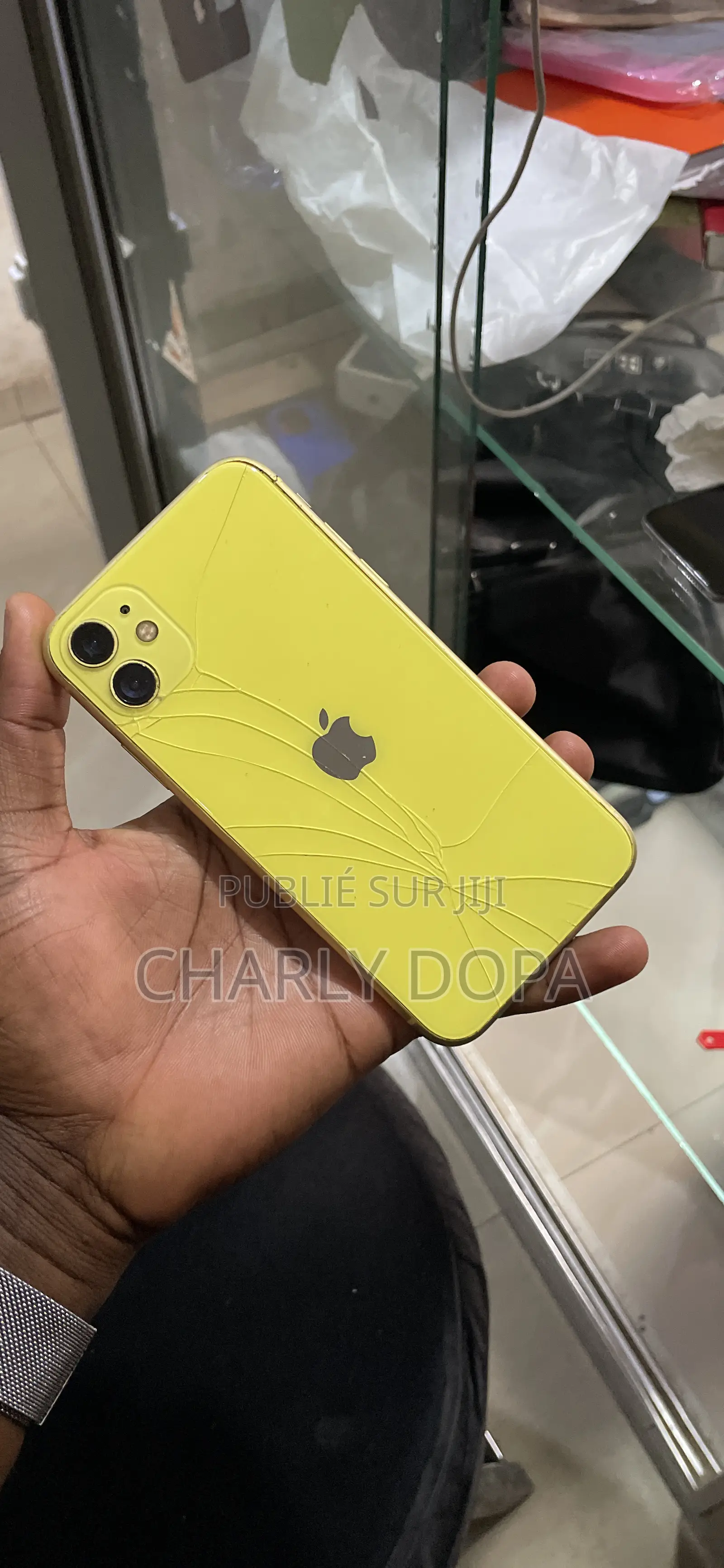 Apple iPhone 11 64 GB Jaune