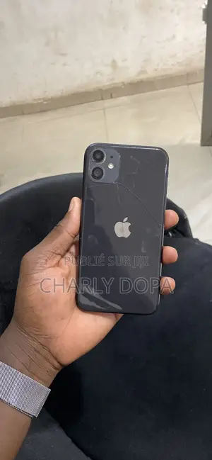 Photo - Apple iPhone 11 64 GB Black