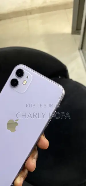 Photo - Apple iPhone 11 64 GB Violet