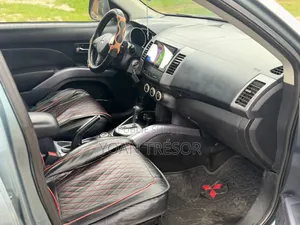 Mitsubishi Outlander 2010 Gris