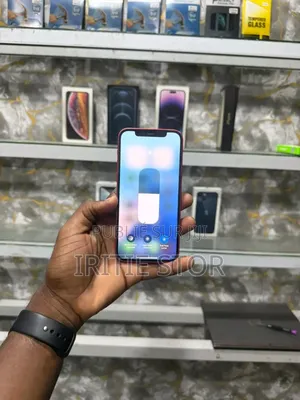 Photo - Apple iPhone 11 128 GB Rouge