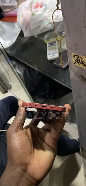 Apple iPhone 12 64 GB Rouge