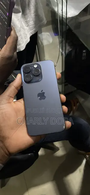 Photo - Apple iPhone 15 Pro 128 GB Blue