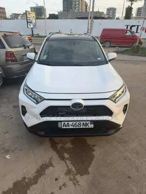 Toyota RAV4 XLE 2021 Blanc