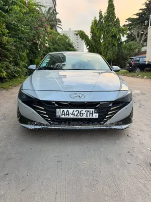 Photo - Hyundai Elantra 2022