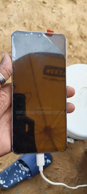 Photo - Itel City 100 128 GB Gris