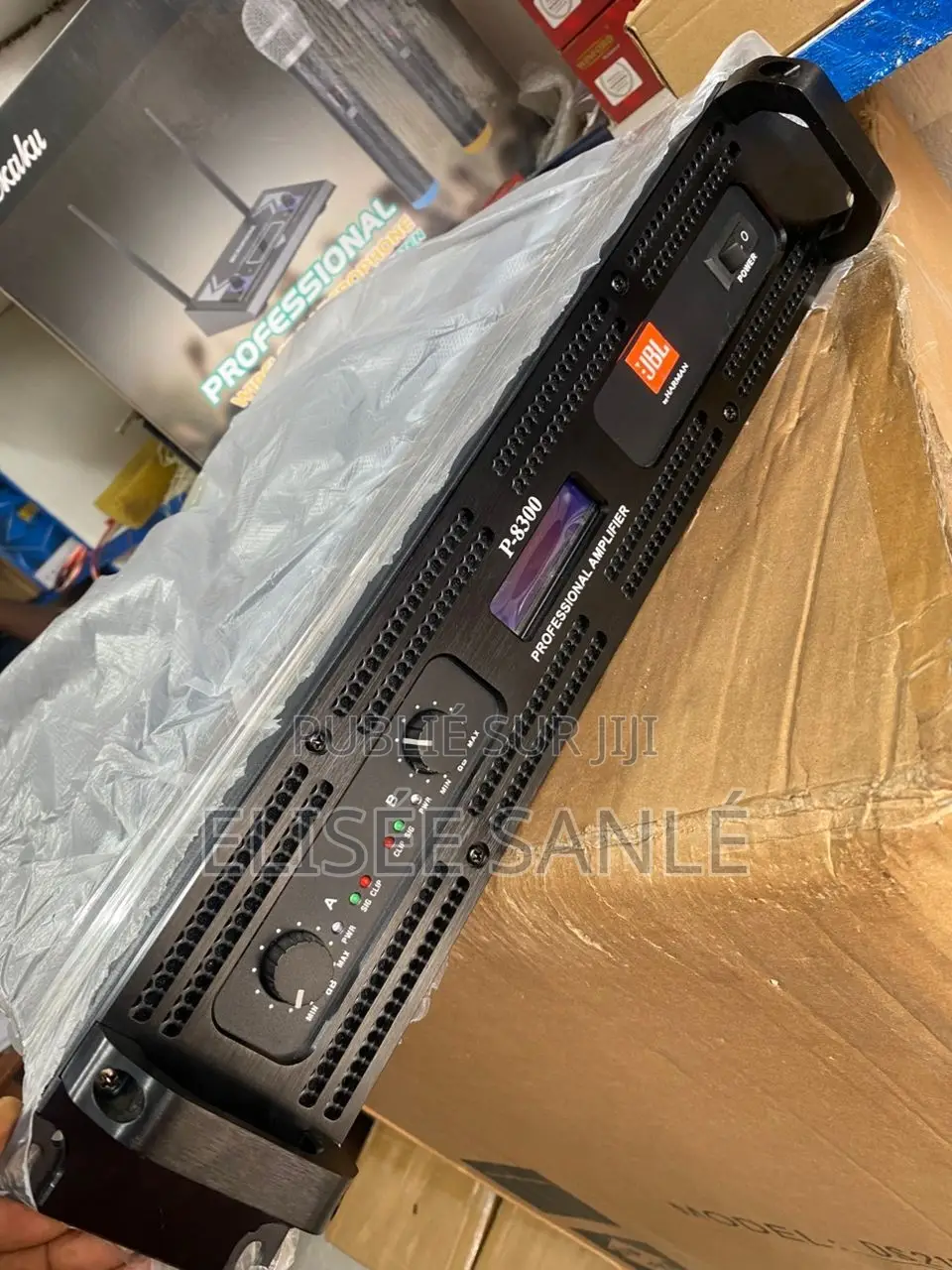 Amplificateur Professionnel JBL P-8300