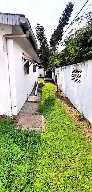 4chbre Villa dans Zié Multi-Service, Cocody à Vendre