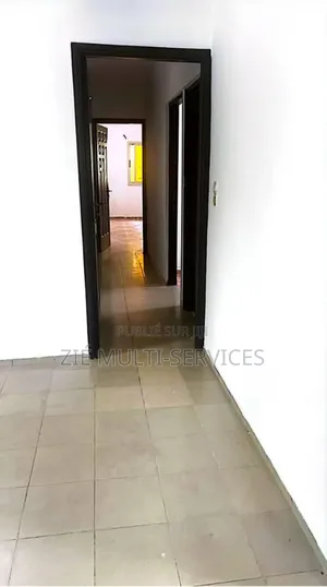 4chbre Villa dans Zié Multi-Service, Cocody à Vendre