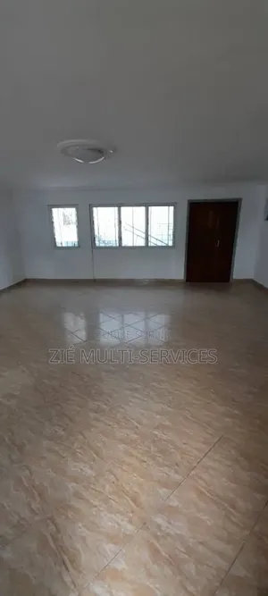 15chbre Blocs d'appartements dans Zié Multi-Service, Cocody à Vendre