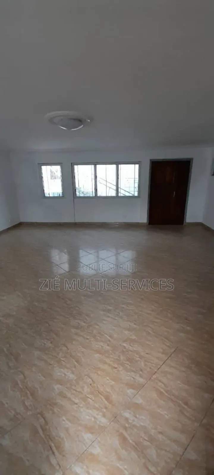 15chbre Blocs d'appartements dans Zié Multi-Service, Cocody à Vendre