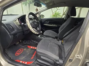 Kia Rio 2014 Gris