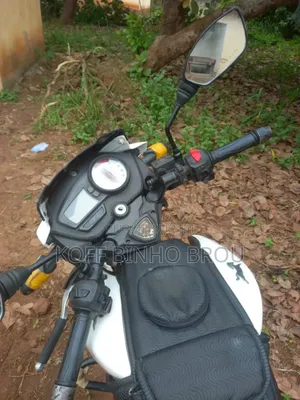 Photo - TVS Apache 180 RTR 2019 Blanc